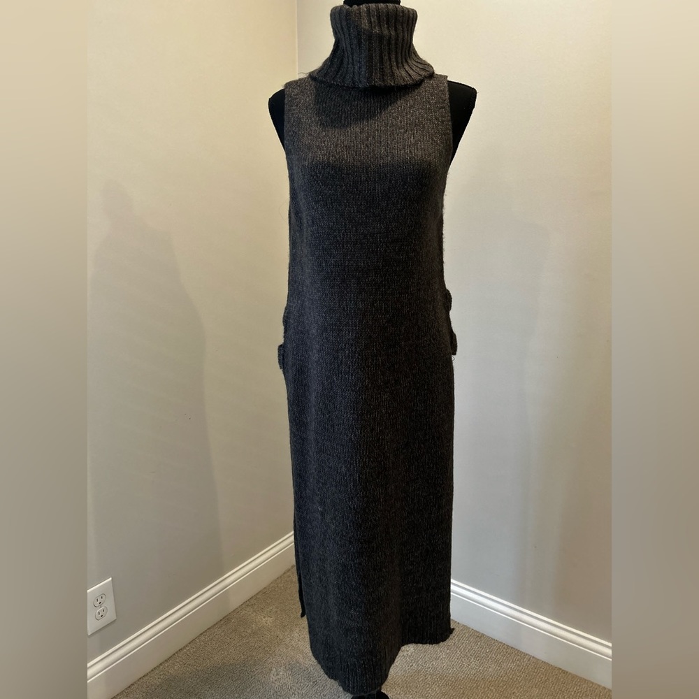 RD Style Turtle Neck no Sleeves with side slits. Size M